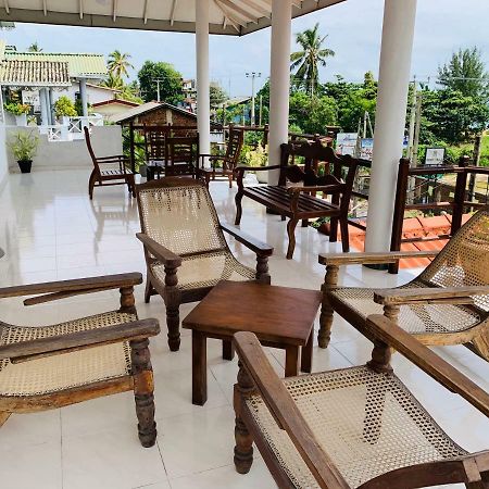 Sam'S Guest House Unawatuna Bagian luar foto