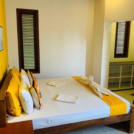 Sam'S Guest House Unawatuna Bagian luar foto