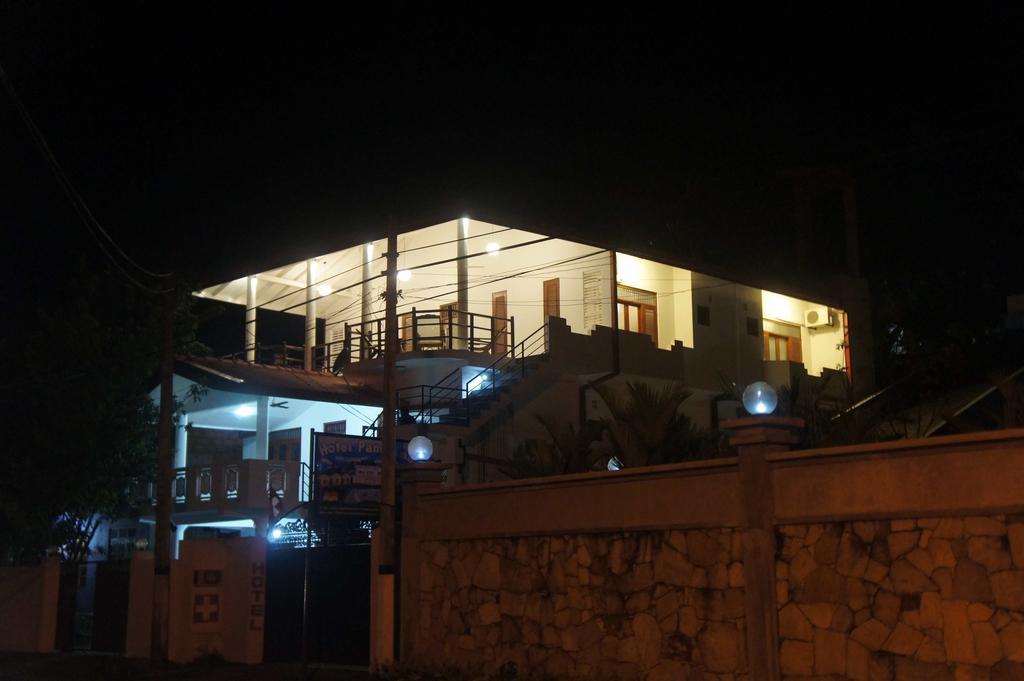 Sam'S Guest House Unawatuna Bagian luar foto