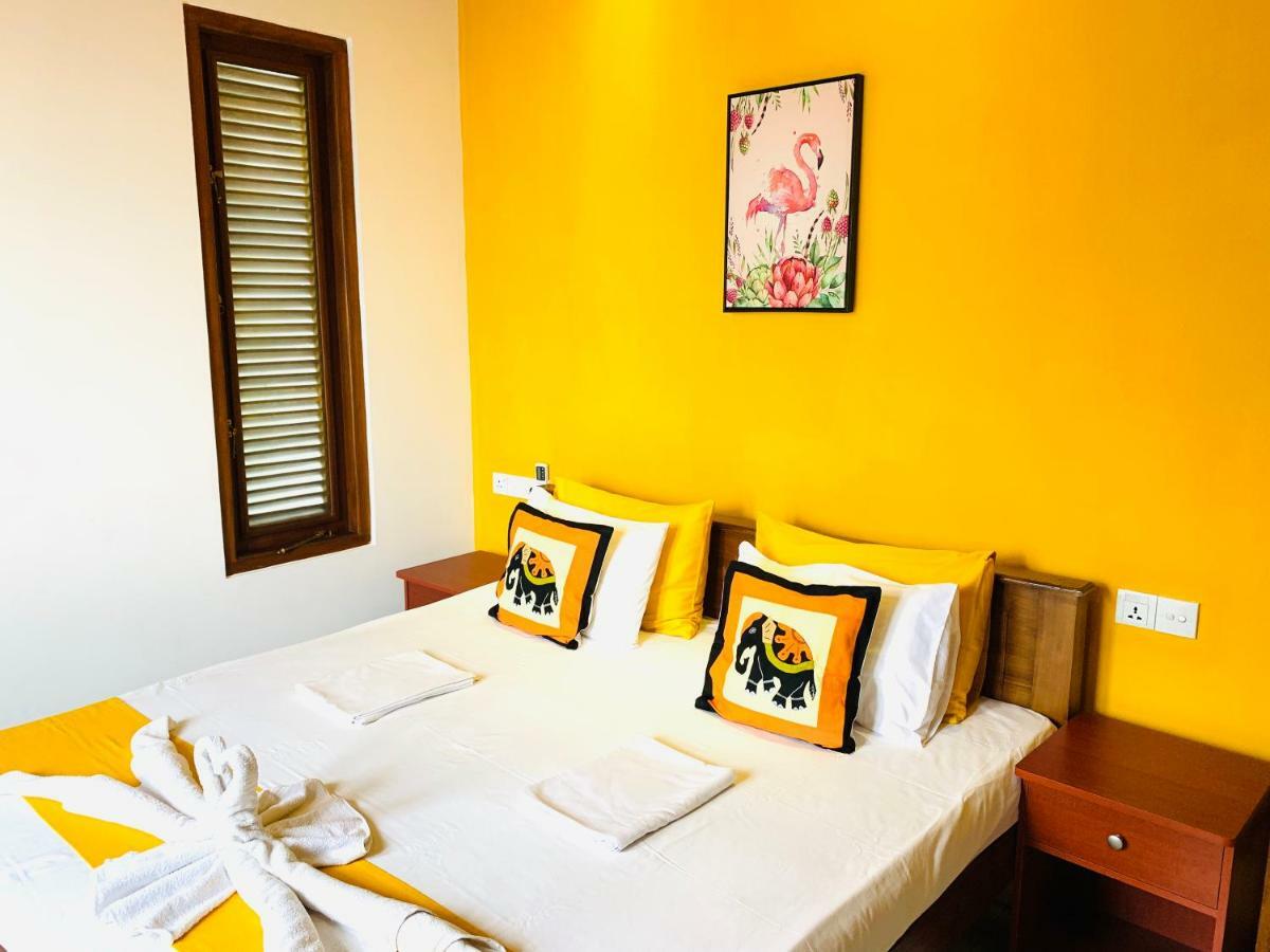 Sam'S Guest House Unawatuna Bagian luar foto