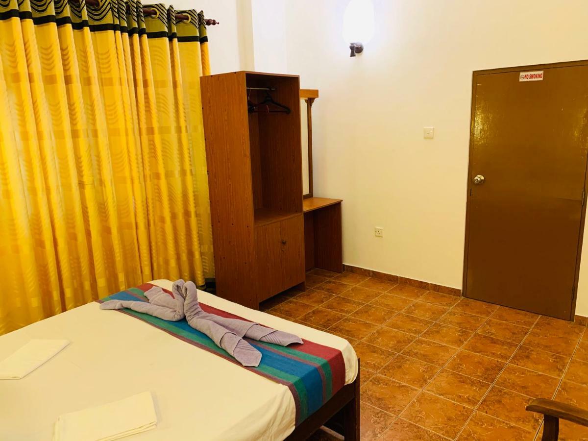 Sam'S Guest House Unawatuna Bagian luar foto