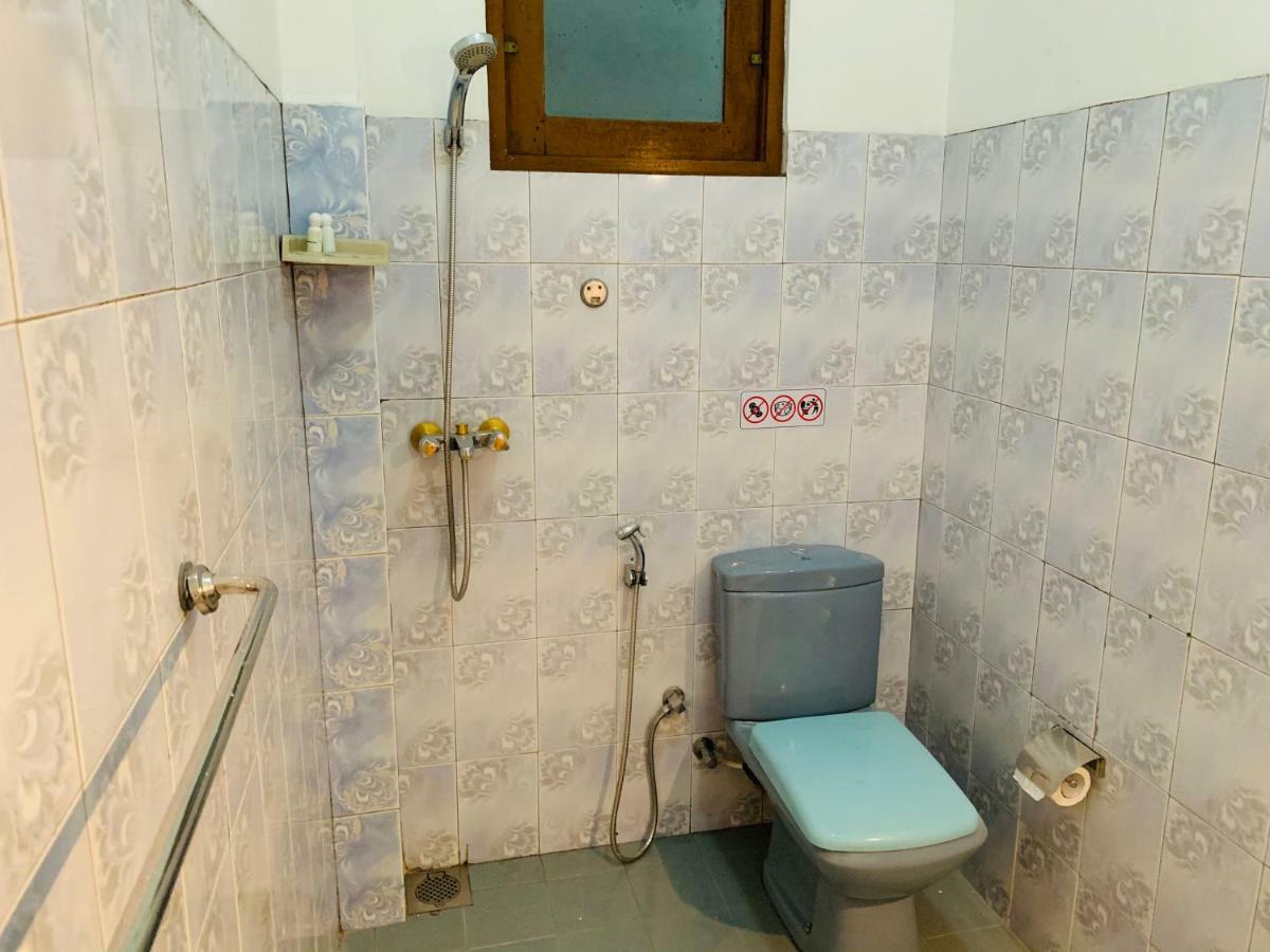 Sam'S Guest House Unawatuna Bagian luar foto