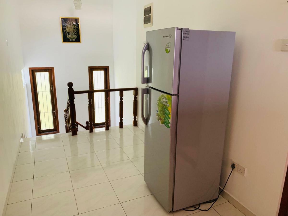 Sam'S Guest House Unawatuna Bagian luar foto