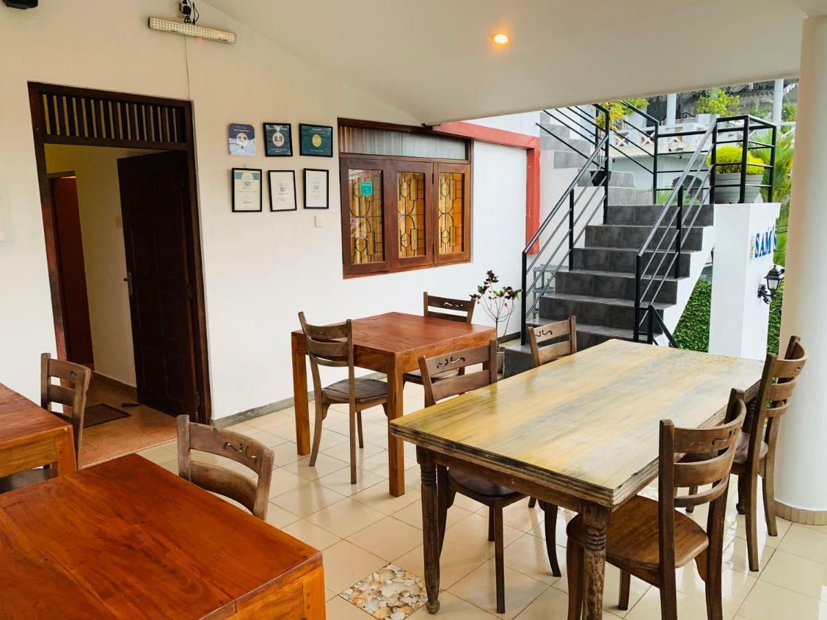 Sam'S Guest House Unawatuna Bagian luar foto
