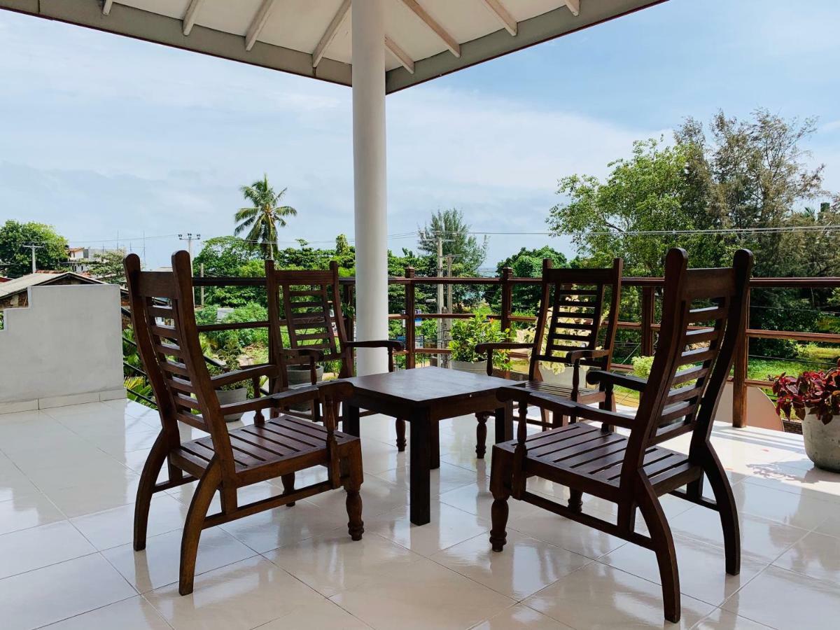 Sam'S Guest House Unawatuna Bagian luar foto