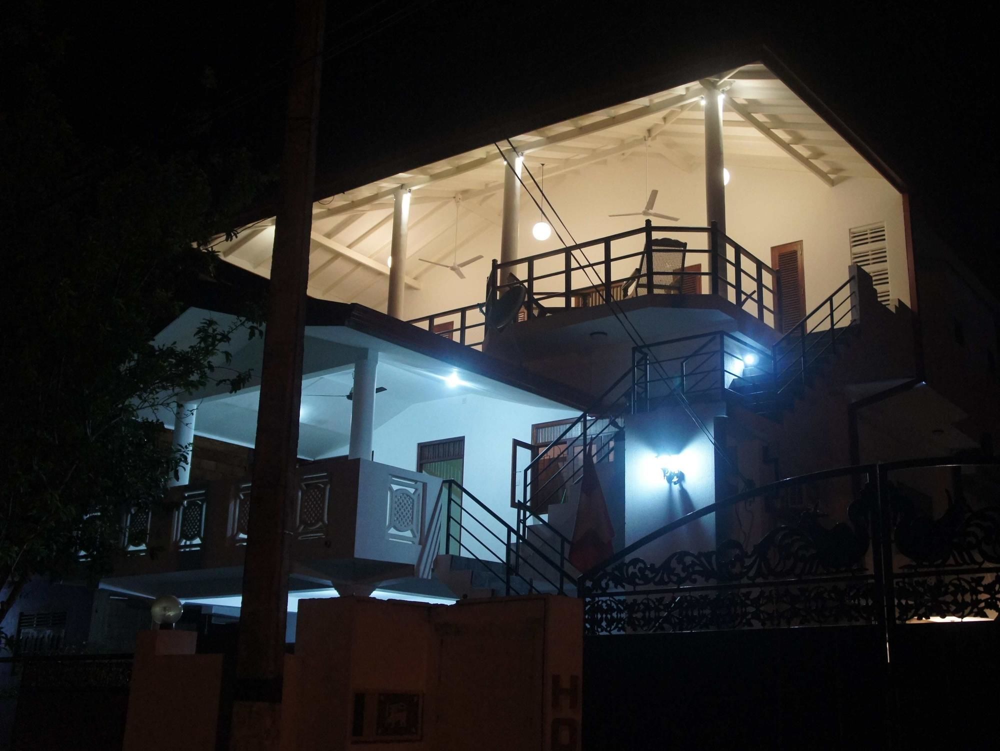 Sam'S Guest House Unawatuna Bagian luar foto